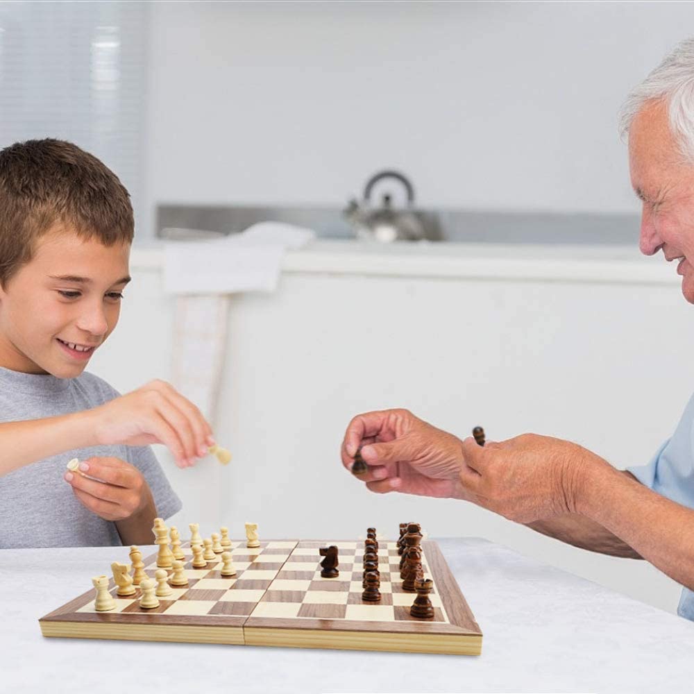 Peradix Magnetisch Schachspiel aus Holz - Klappbares Schachbrett 30x30cm mit  2 Königin-Stücken - Schach für Erwachsene und Kinder Weihnachten und  Neujahr: : Spielzeug
